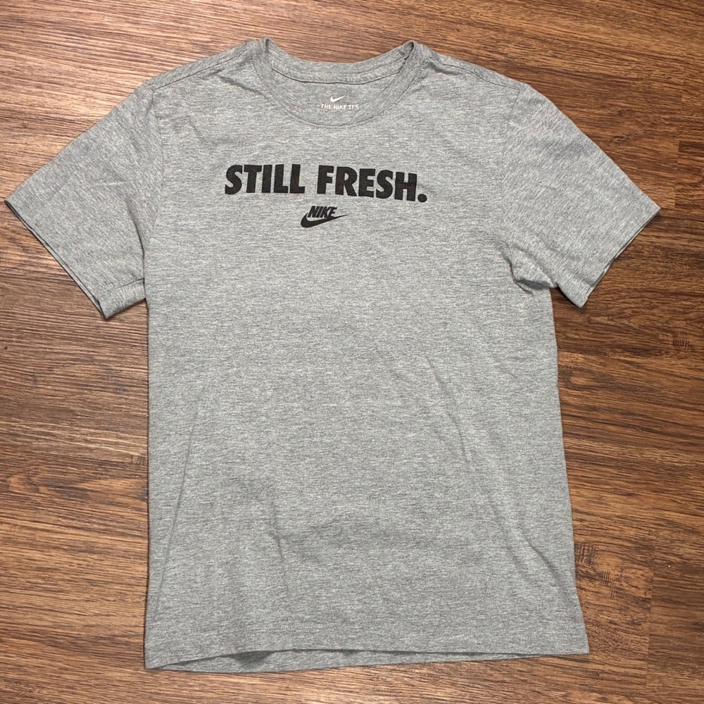 Nike Still Fresh T Shirt Mens Small Gray Swoosh Logo Graphic Tee Sportswear